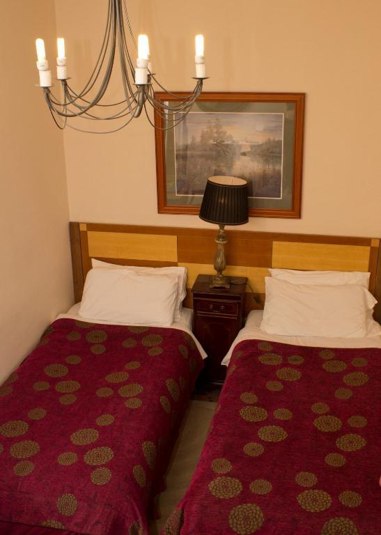 Wayside Guest House Albrighton Room photo